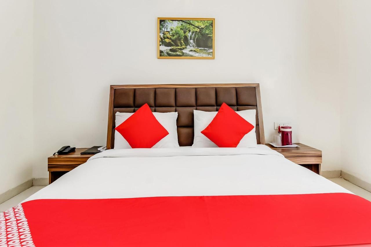 Oyo 10213 Hotel Panache マトゥラー エクステリア 写真