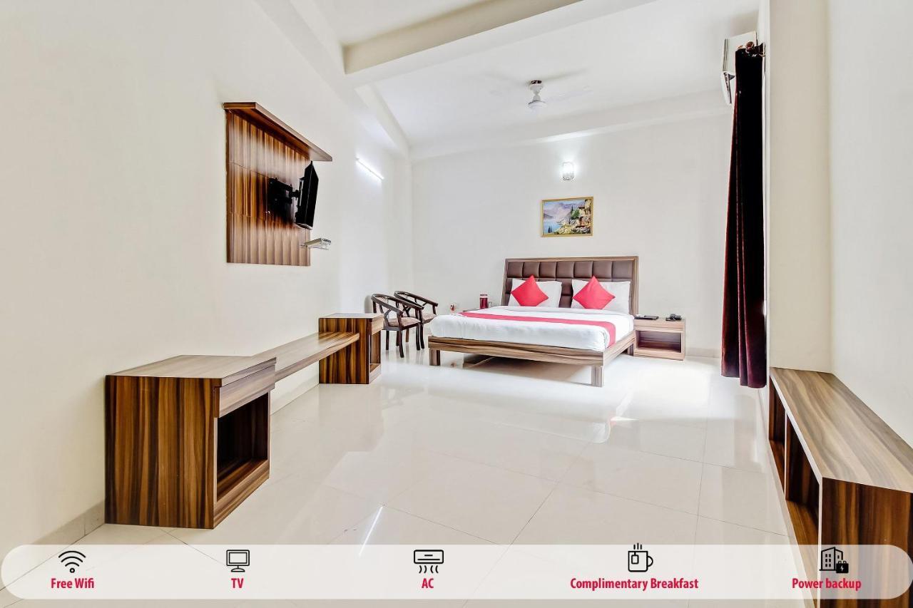 Oyo 10213 Hotel Panache マトゥラー エクステリア 写真