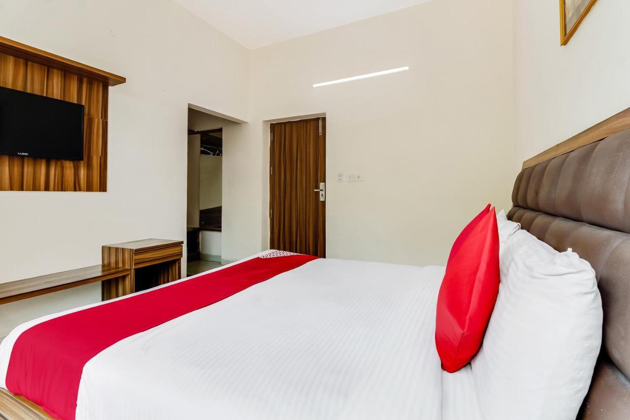 Oyo 10213 Hotel Panache マトゥラー エクステリア 写真