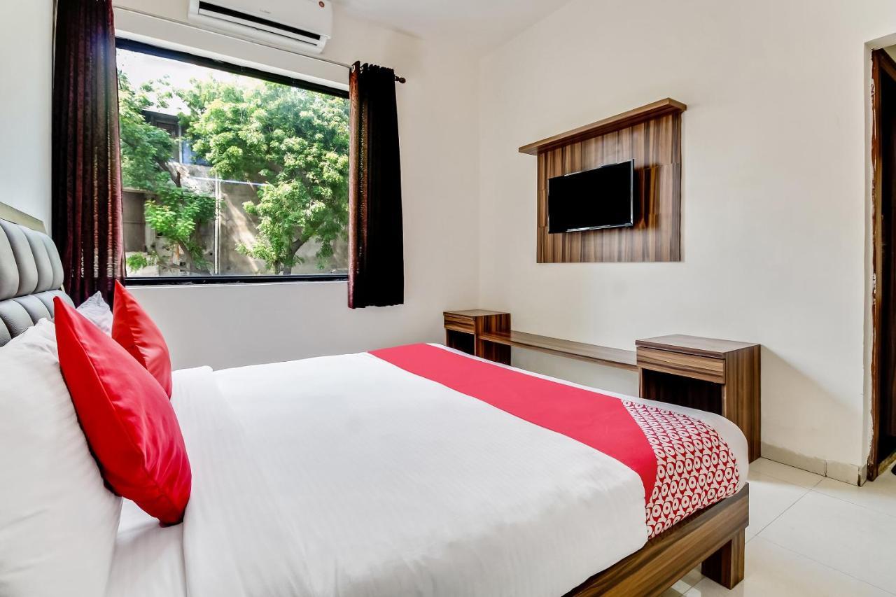 Oyo 10213 Hotel Panache マトゥラー エクステリア 写真