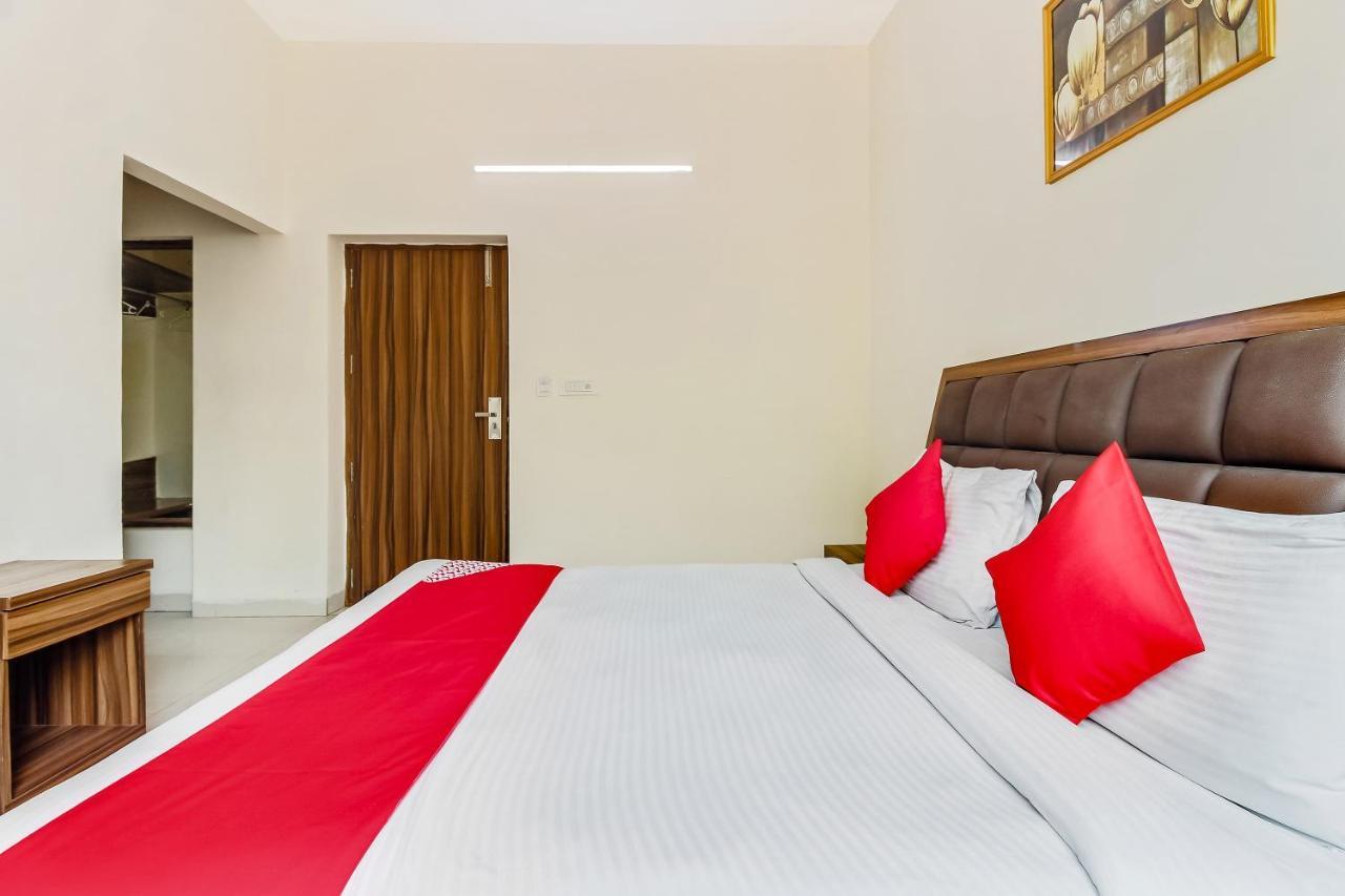 Oyo 10213 Hotel Panache マトゥラー エクステリア 写真