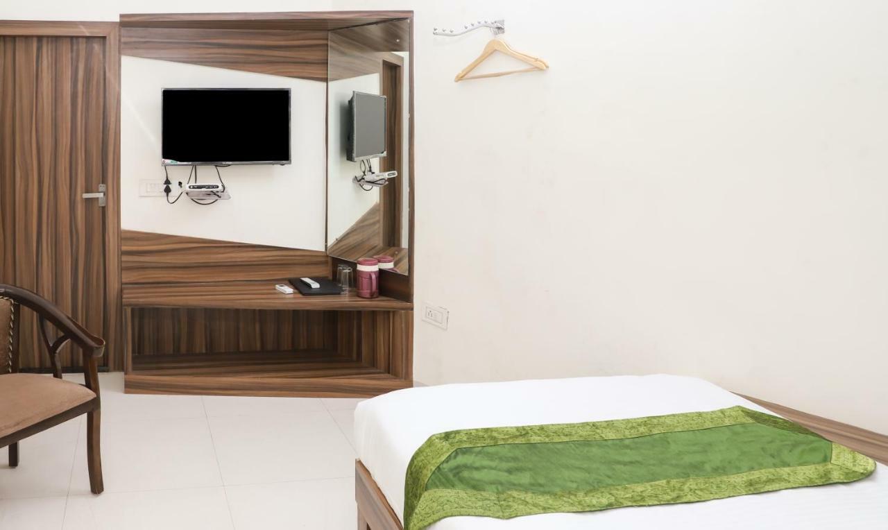 Oyo 10213 Hotel Panache マトゥラー エクステリア 写真