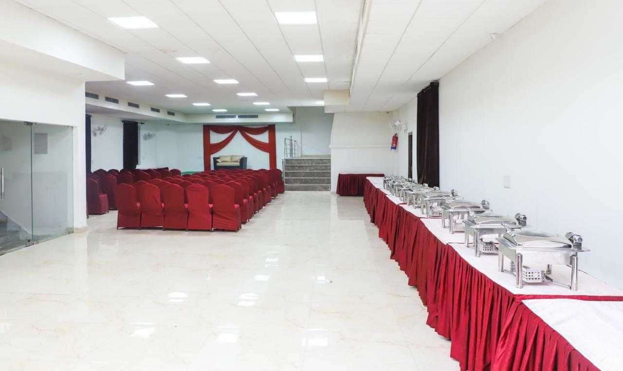 Oyo 10213 Hotel Panache マトゥラー エクステリア 写真